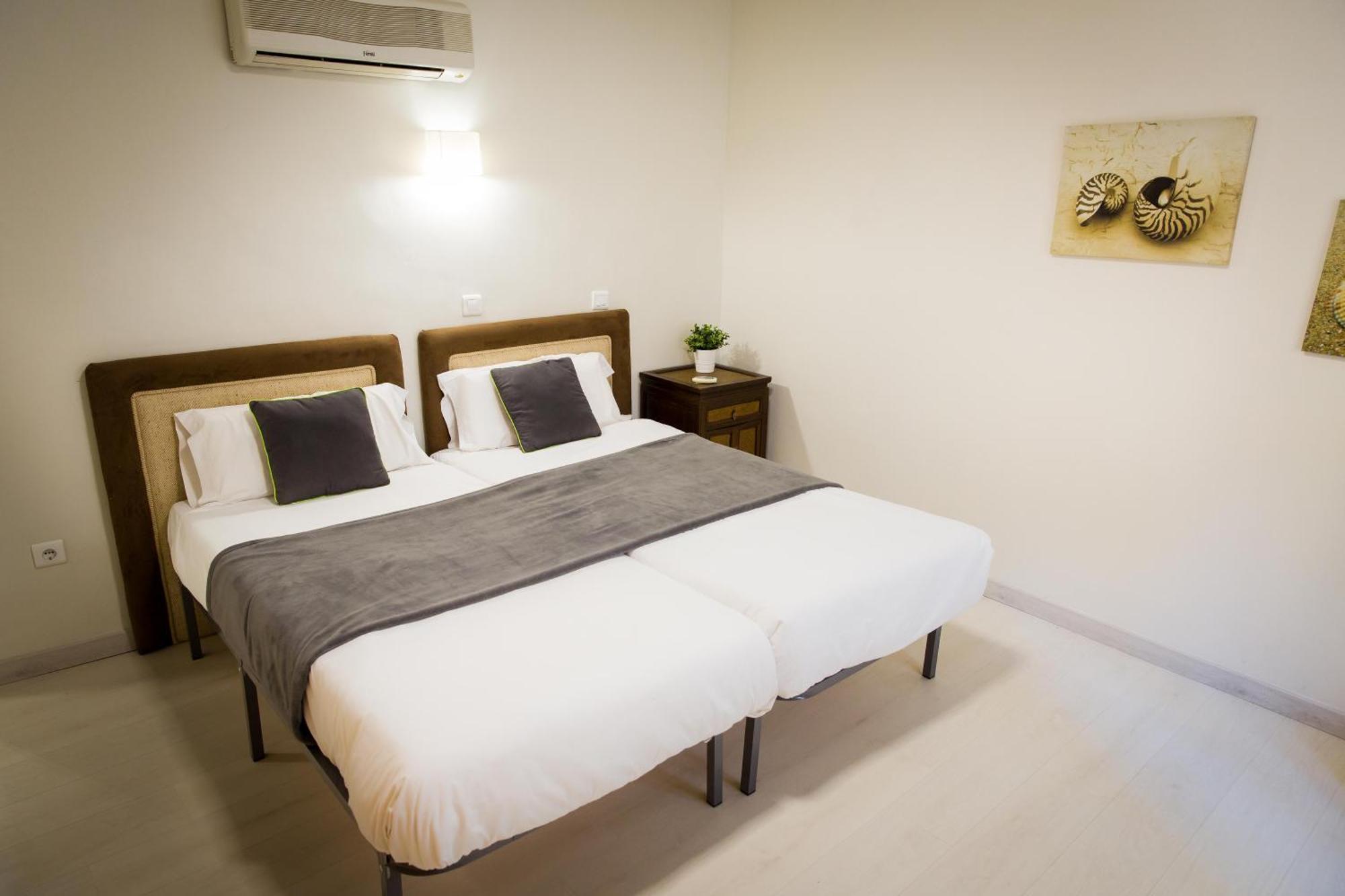 Apartments Holidays2Malaga City Center Exteriör bild